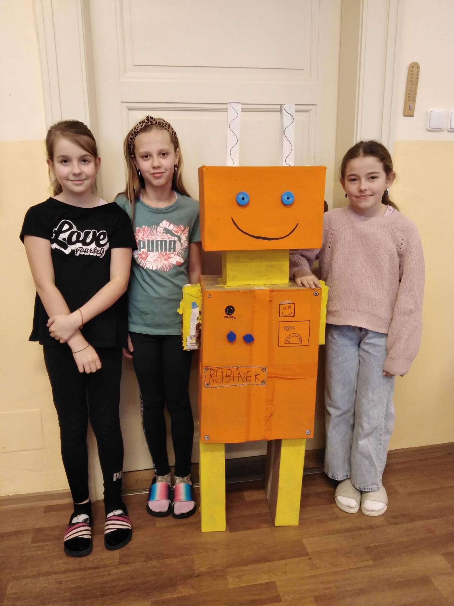 Roboti